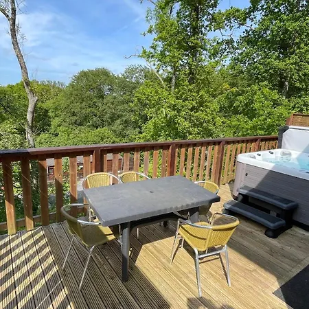 Belvedere Edge Lodge At Finlake Resort & Spa In Devon Chudleigh Exterior photo